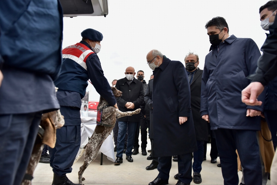 2022/02/1645821318_vali_kosger_lIzmir-in_yukselen_yildizi_aliaga-dir._aliaga-nin_gelecegi_Cok_parlakr_-3.jpg