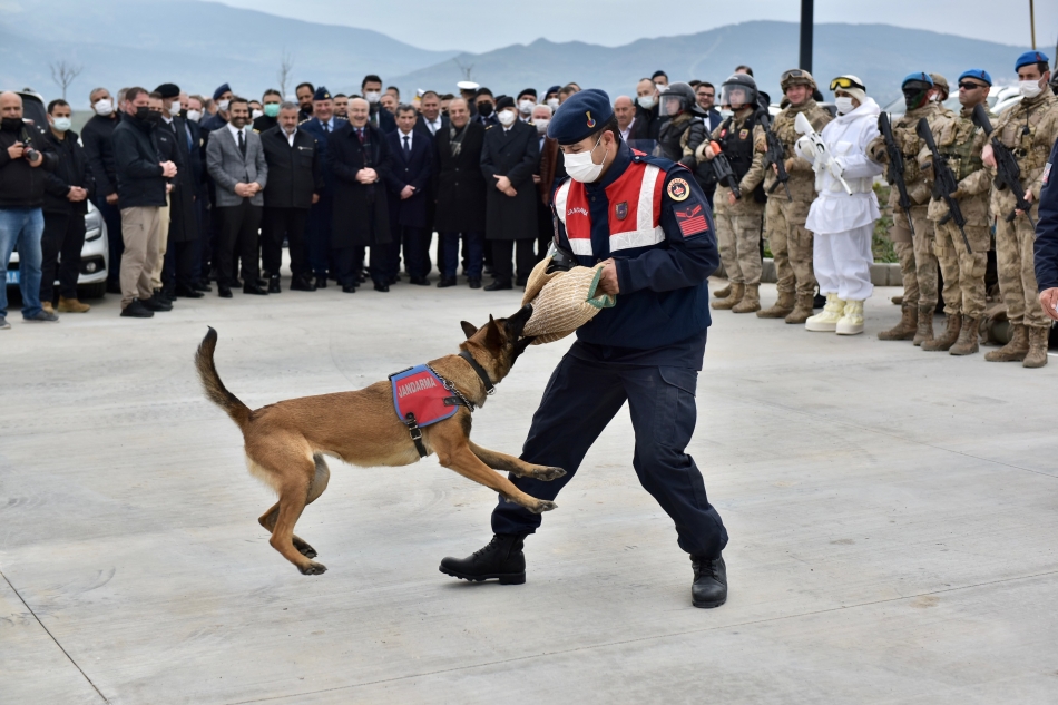2022/02/1645821319_vali_kosger_lIzmir-in_yukselen_yildizi_aliaga-dir._aliaga-nin_gelecegi_Cok_parlakr_-10.jpg