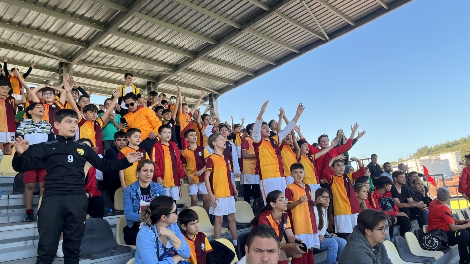 2022/10/1666590756_aliagaspor_fk_1_n_1_saruhanli_belediyespor_fk_-13.jpg