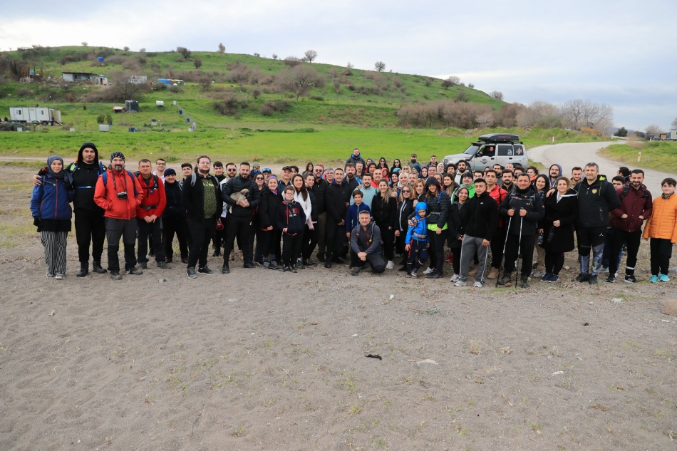 2024/02/1707674828_6_doga_sporlari_tutkunlarindan_aliaga-da_tarih_ve_doga_turu.jpeg