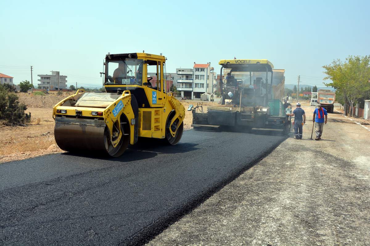 ALİAĞA BELEDİYESİ'NDEN HELVACI MAHALLESİ'NE 23 BİN TON ASFALT