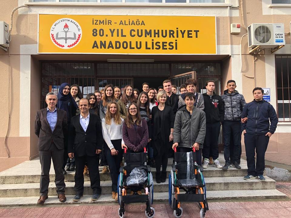 80 YIL CUMHURİYET ANADOLU LİSESİ ÖĞRENCİLERİNDEN ÖRNEK DAVRANIŞ: