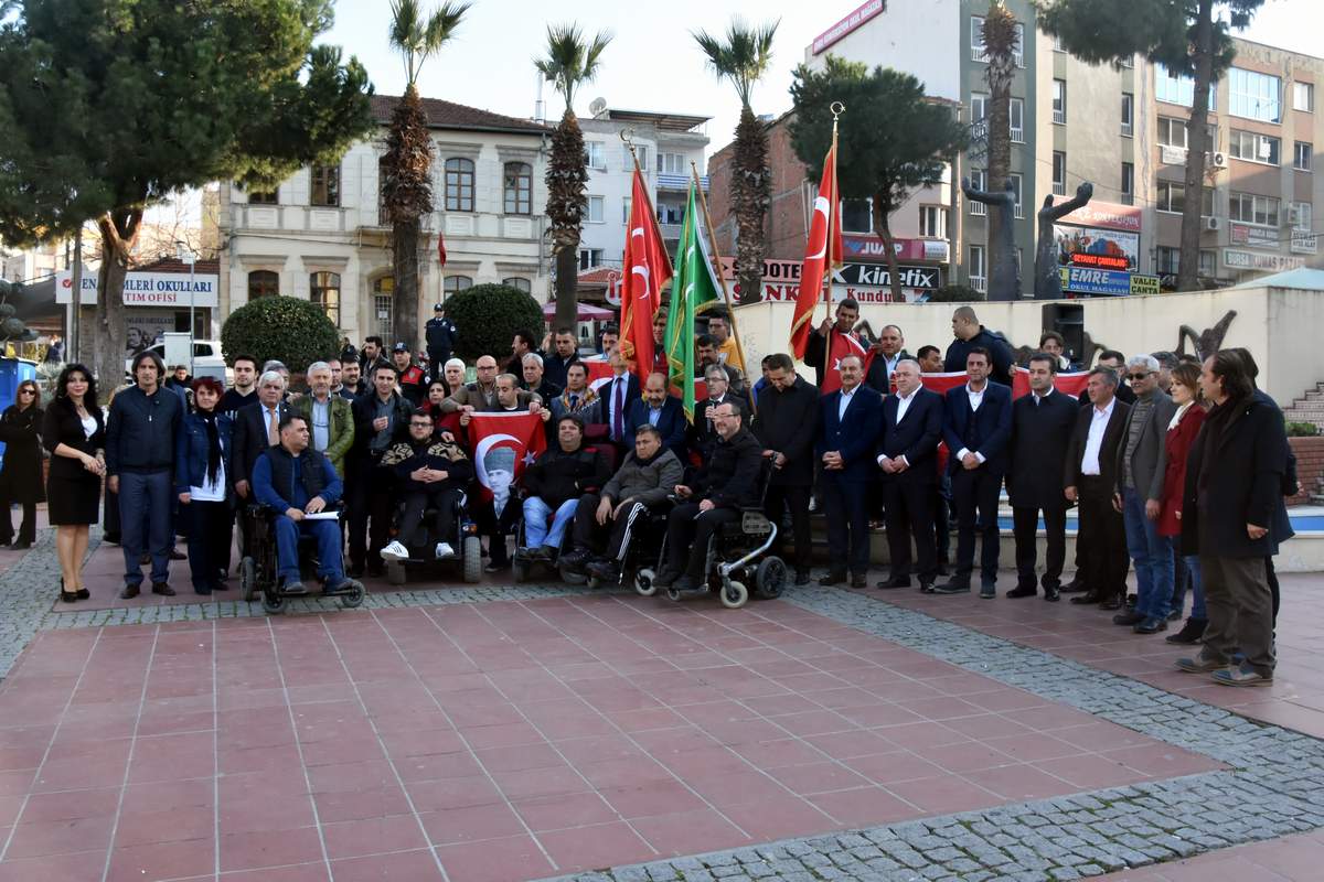 ALİAĞA'DA VATAN SEVGİSİ ENGEL TANIMADI