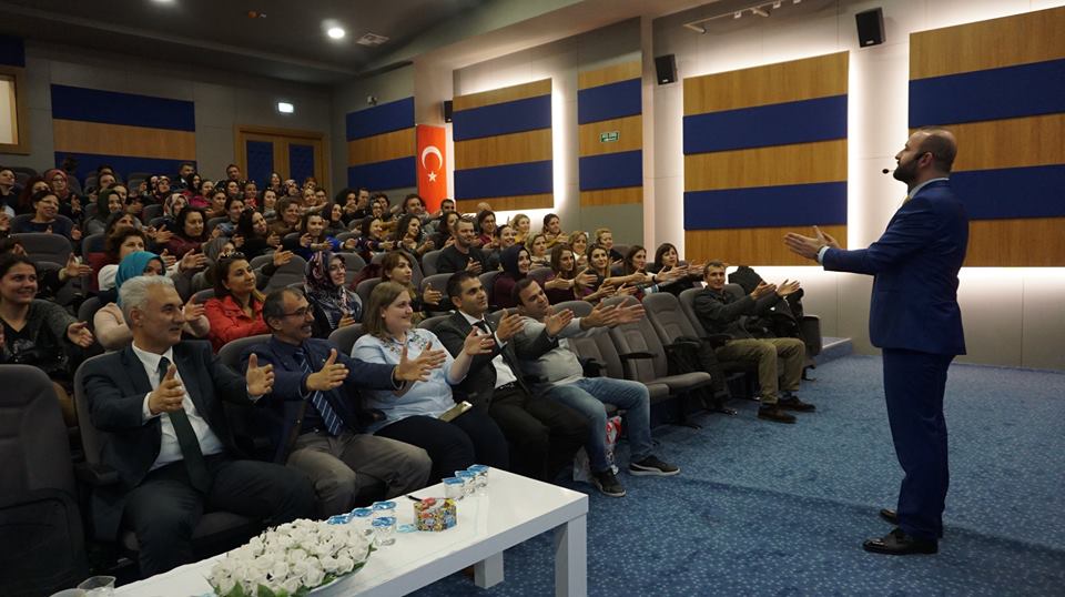 Öğretmenlere "Başarılı ve Mutlu Öğrenciler Yetiştirmek" Semineri