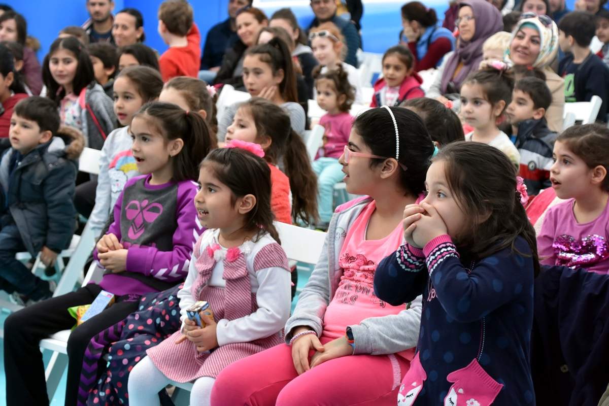 ALİAĞALI MİNİKLER GÖNÜLLERİNCE EĞLENDİ