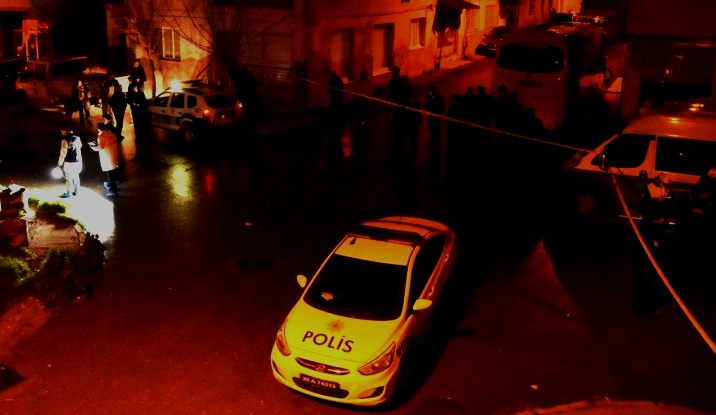 İzmir'de Polislere Saldırı , 1 Polis Şehit,1 Yaralı