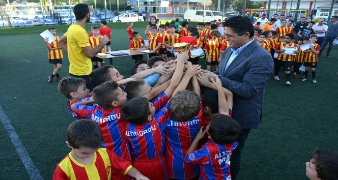 Aliağa Göztepe Futbol Okulu'ndan birinci yıla özel turnuva