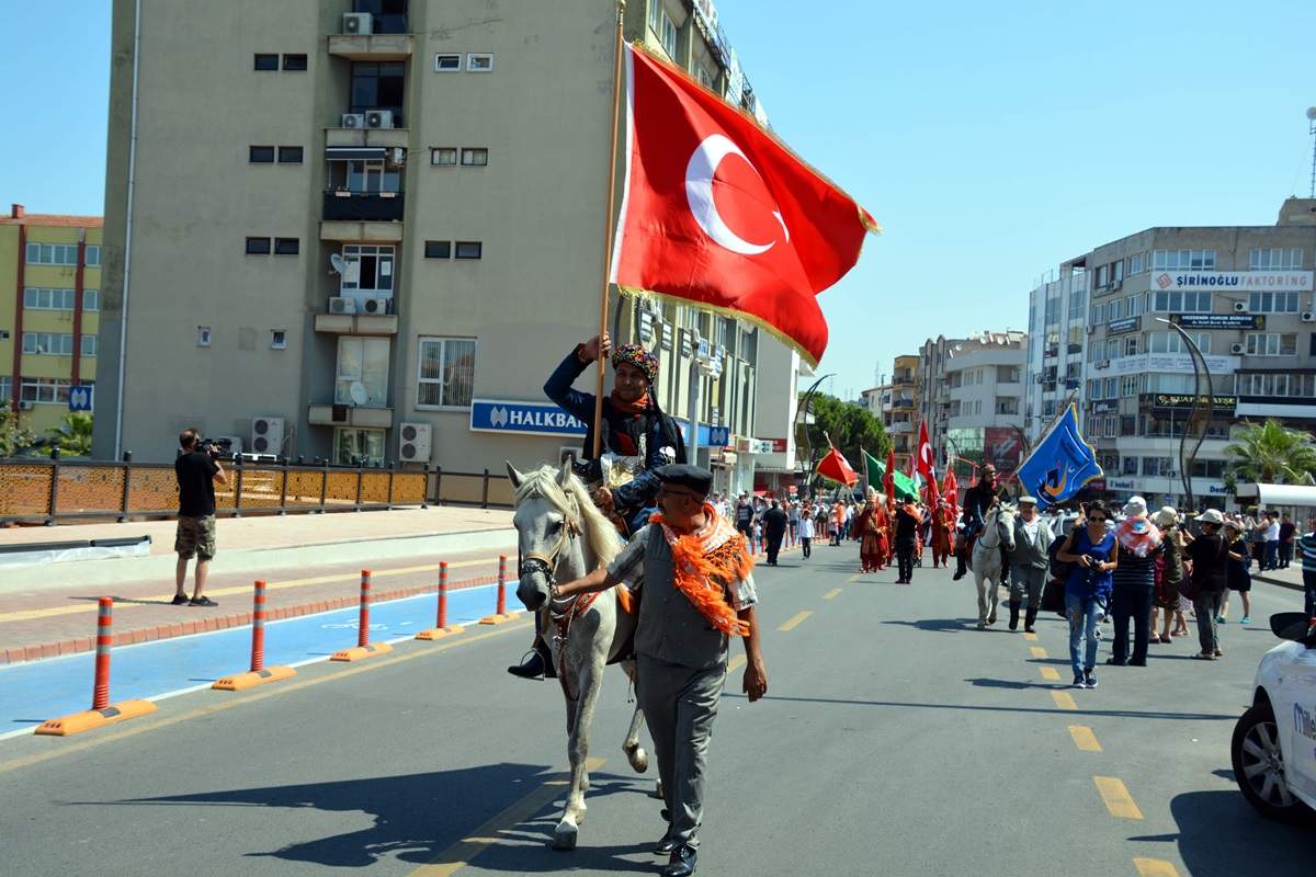 ALİAĞA, ULUSLARARASI YÖRÜK TÜRKMEN ŞÖLENİNE EV SAHİPLİĞİ YAPTI