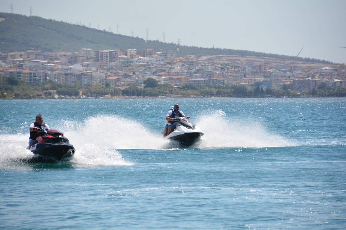 TÜRKİYE SU JETİ VE FLYBOARD ŞAMPİYONASI ALİAĞA YARIŞLARI BAŞLADI