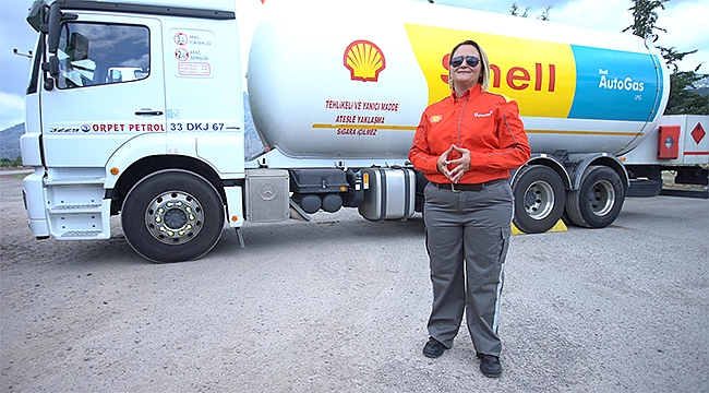Türkiye'nin ilk kadın LPG tankeri sürücüsü Shell'de görevine başladı