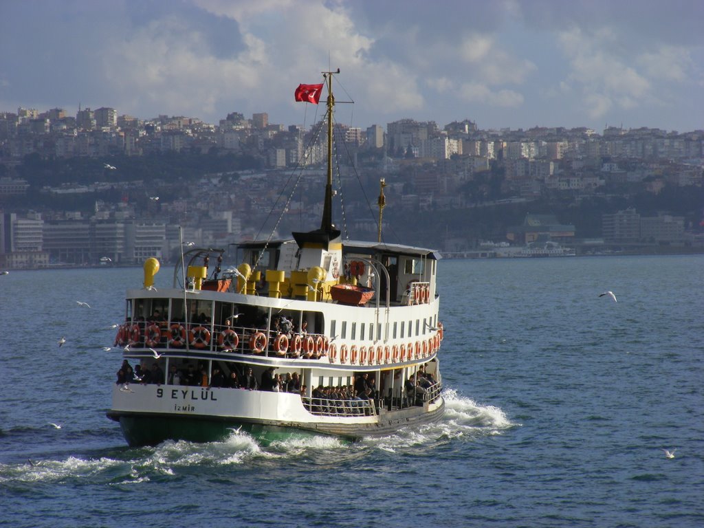 İzmir'de Vapur Seferleri Normale Döndü