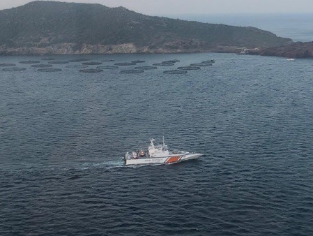 tekne battı, düzensiz göçmenler aranıyor