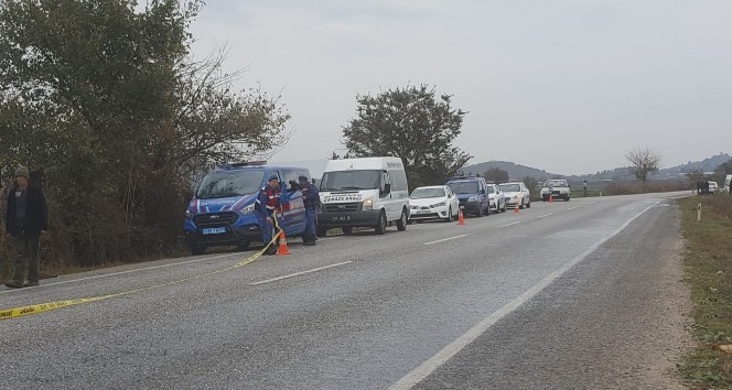 şarampole yuvarlanarak yanmaya başlayan otomobil ancak öğlen saatlerinde fark edildi.