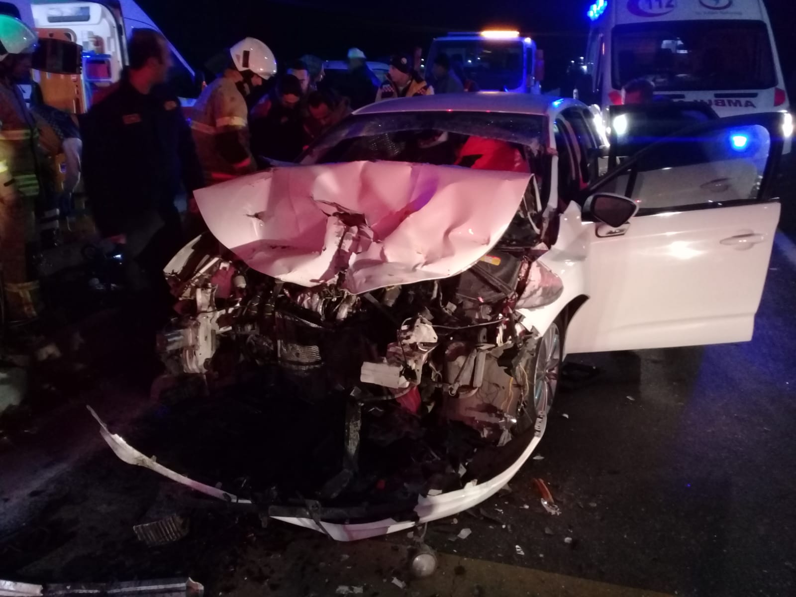 Aliağa'da Trafik Kazası: 3 Yaralı