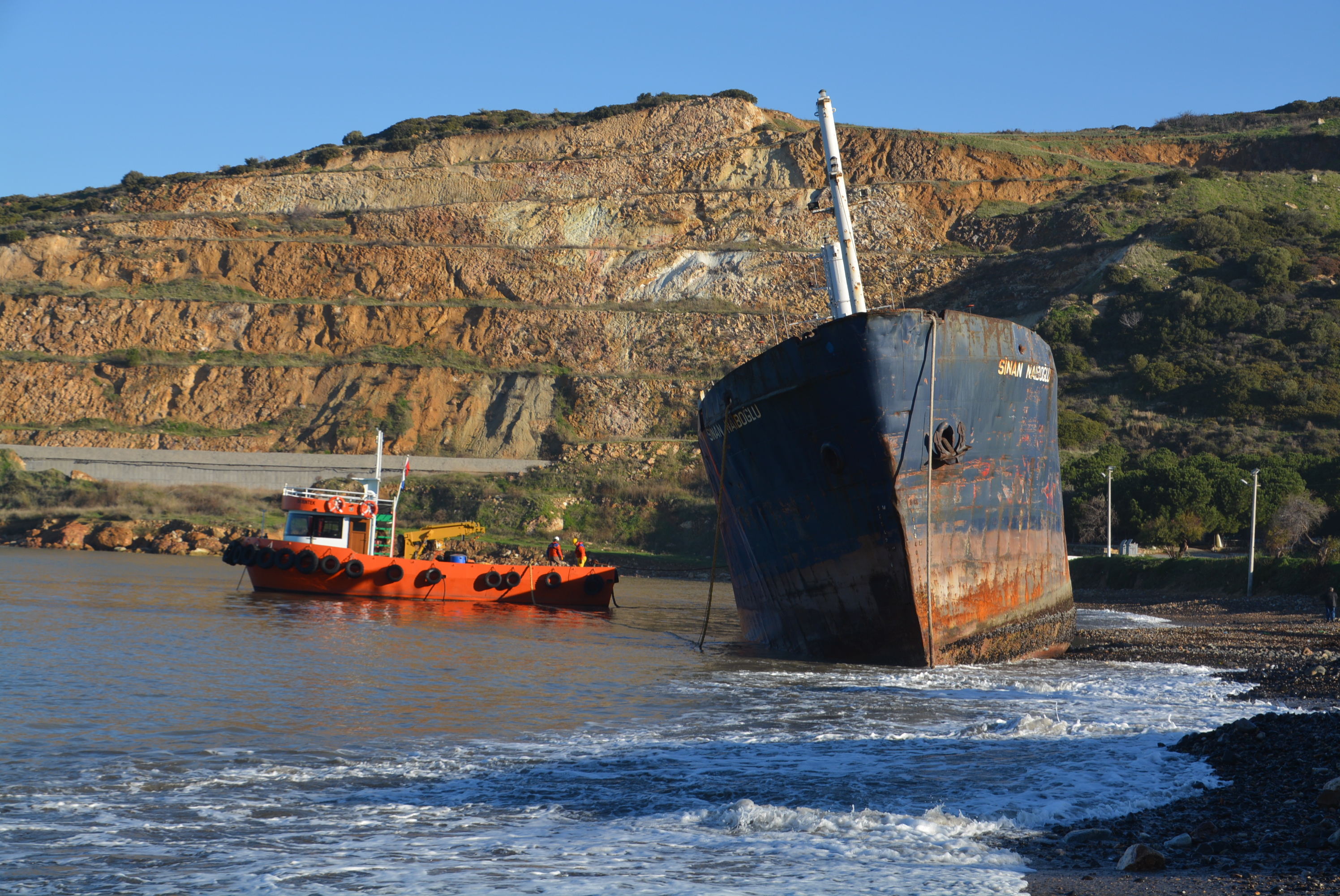 İzmir'in 'hayalet gemileri' gemi söküm tesislerinde