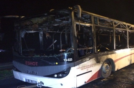 Menemene'de Seyir Halindeki Otobüs Alev Aldı