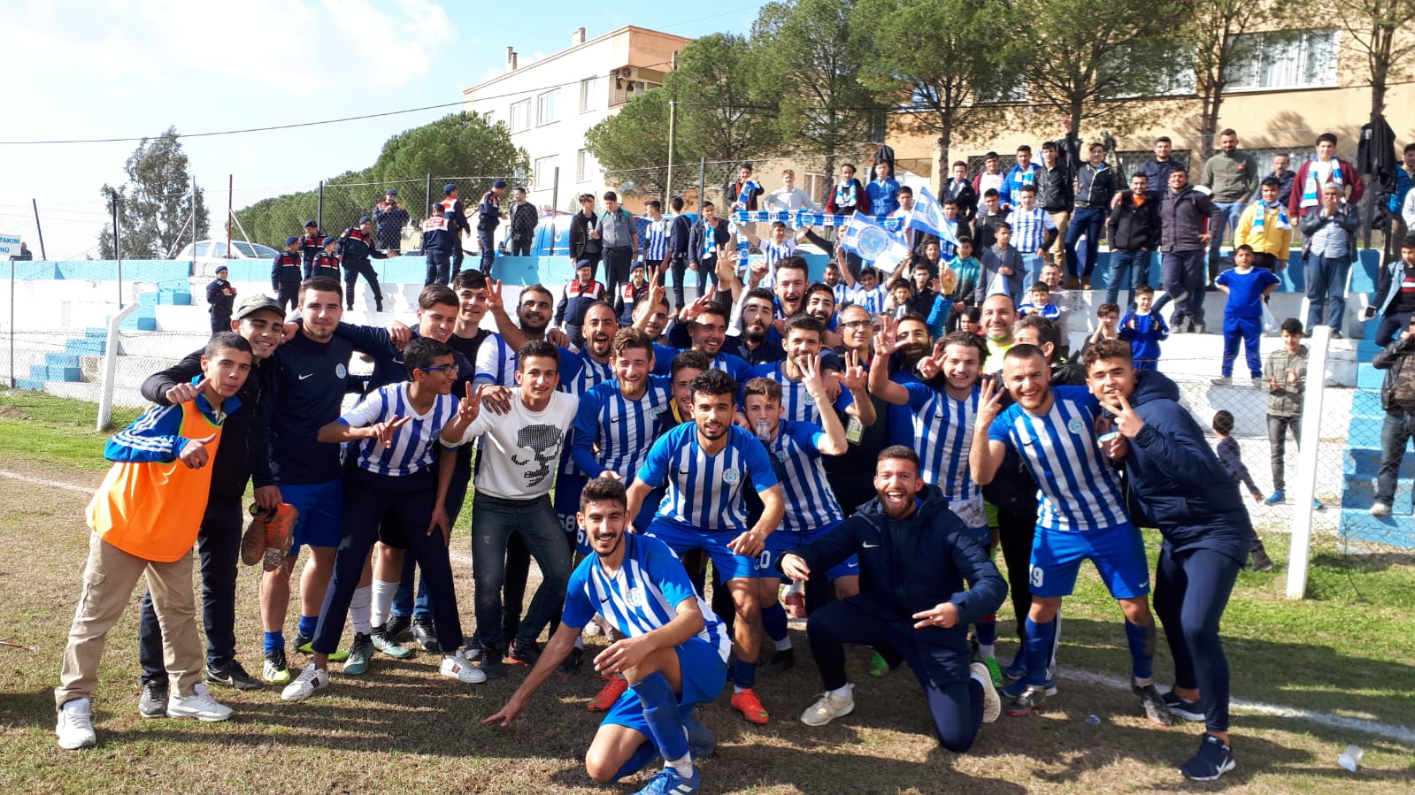 Aliağa Belediye Helvacı  Spor: 3 – Özcamdibi Spor:1