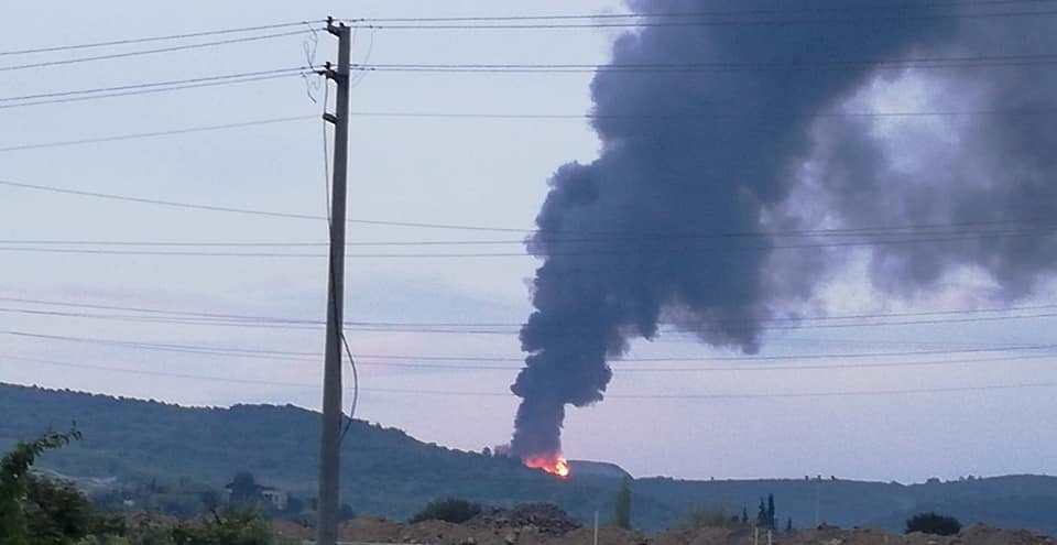 Foça'da Geri Dönüşüm Depolama Alanında Yangın