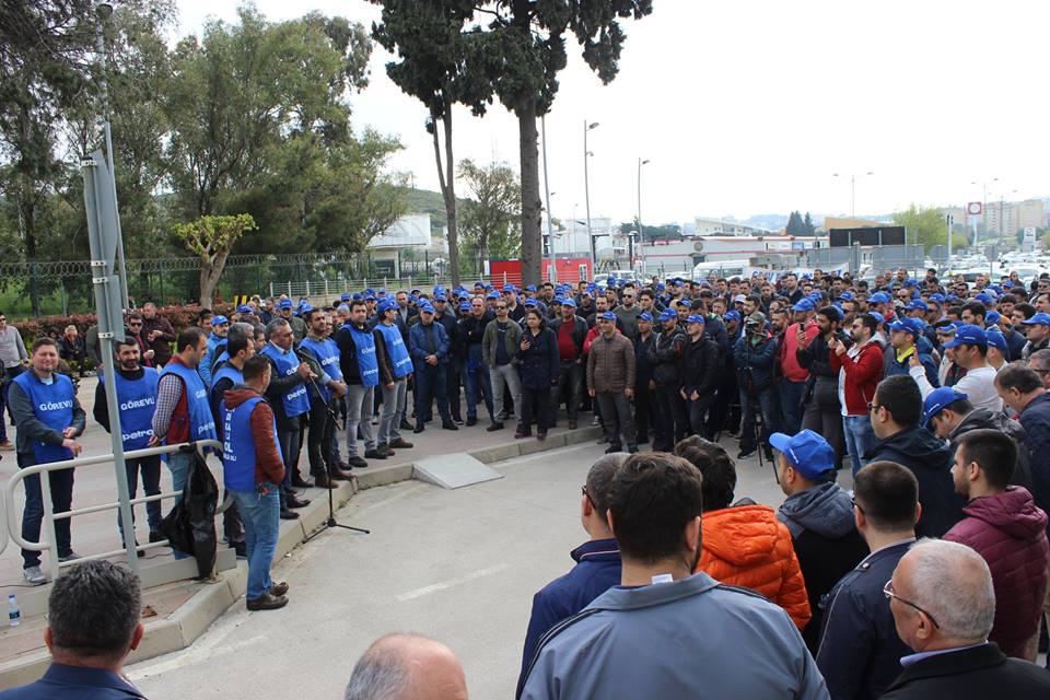 Petrol-İş Sendikası' İşyerinde Eylemleri Tam Gün Olarak Devam Ediyor!