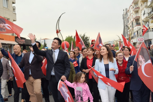 Binlerce Aliağalıdan Milli Egemenlik Yürüyüşü