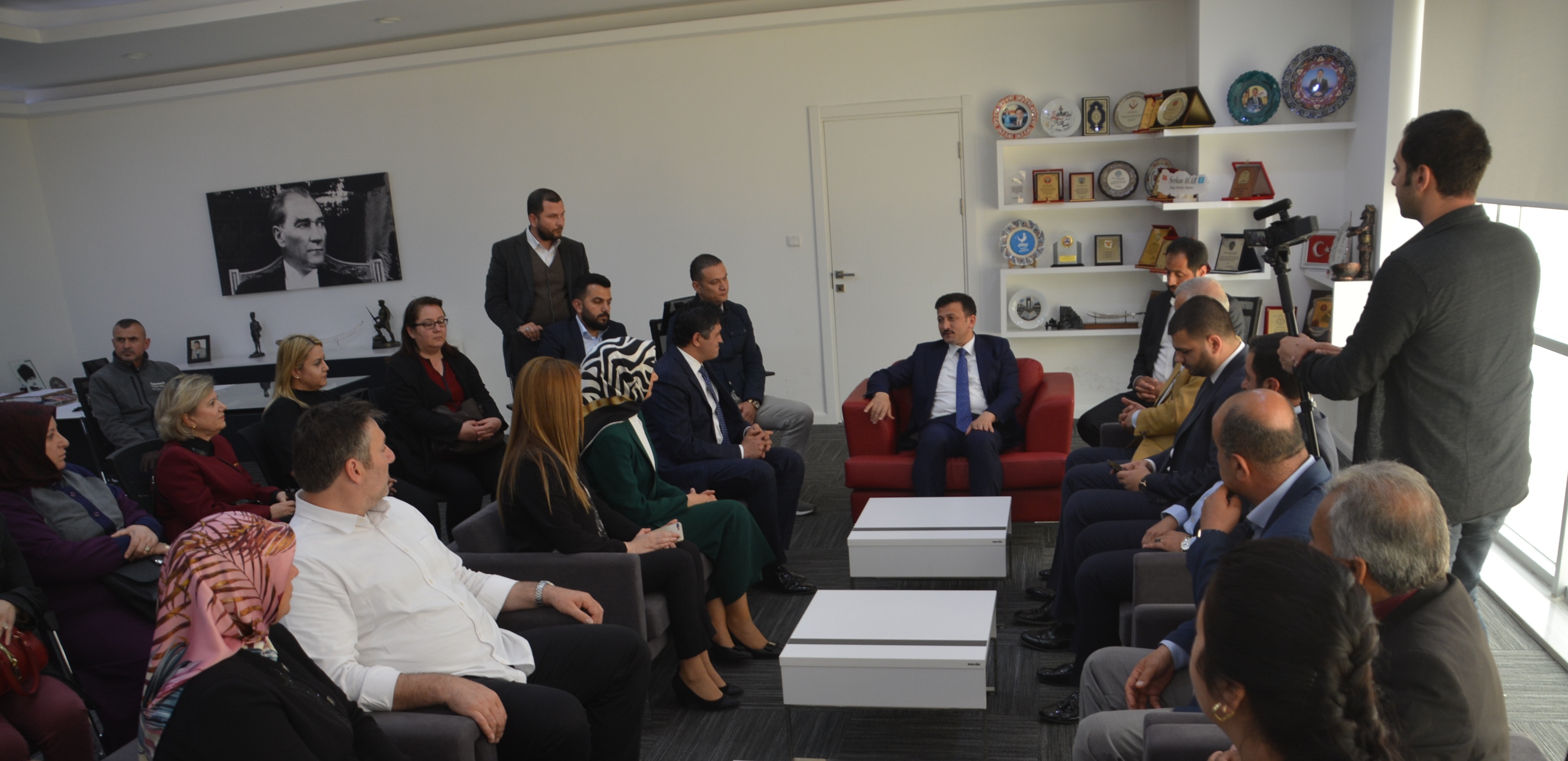 Ak Parti Genel Başkan Yrd Hamza Dağ, Aliağa ,Bergama ve Kınık Belediye Başkanlarını Ziyaret Etti.