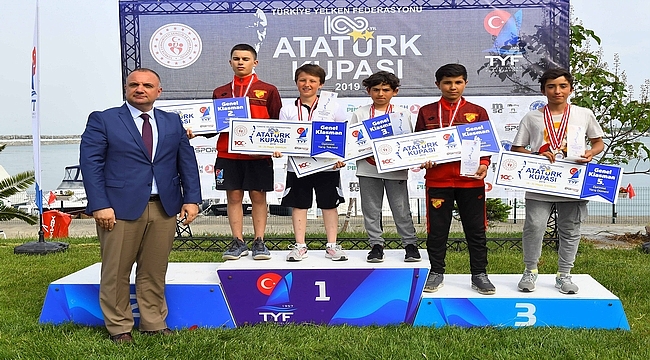 TYF 100.Yıl Atatürk Kupası Optimist Yarışları'nda ödüller sahiplerini buldu