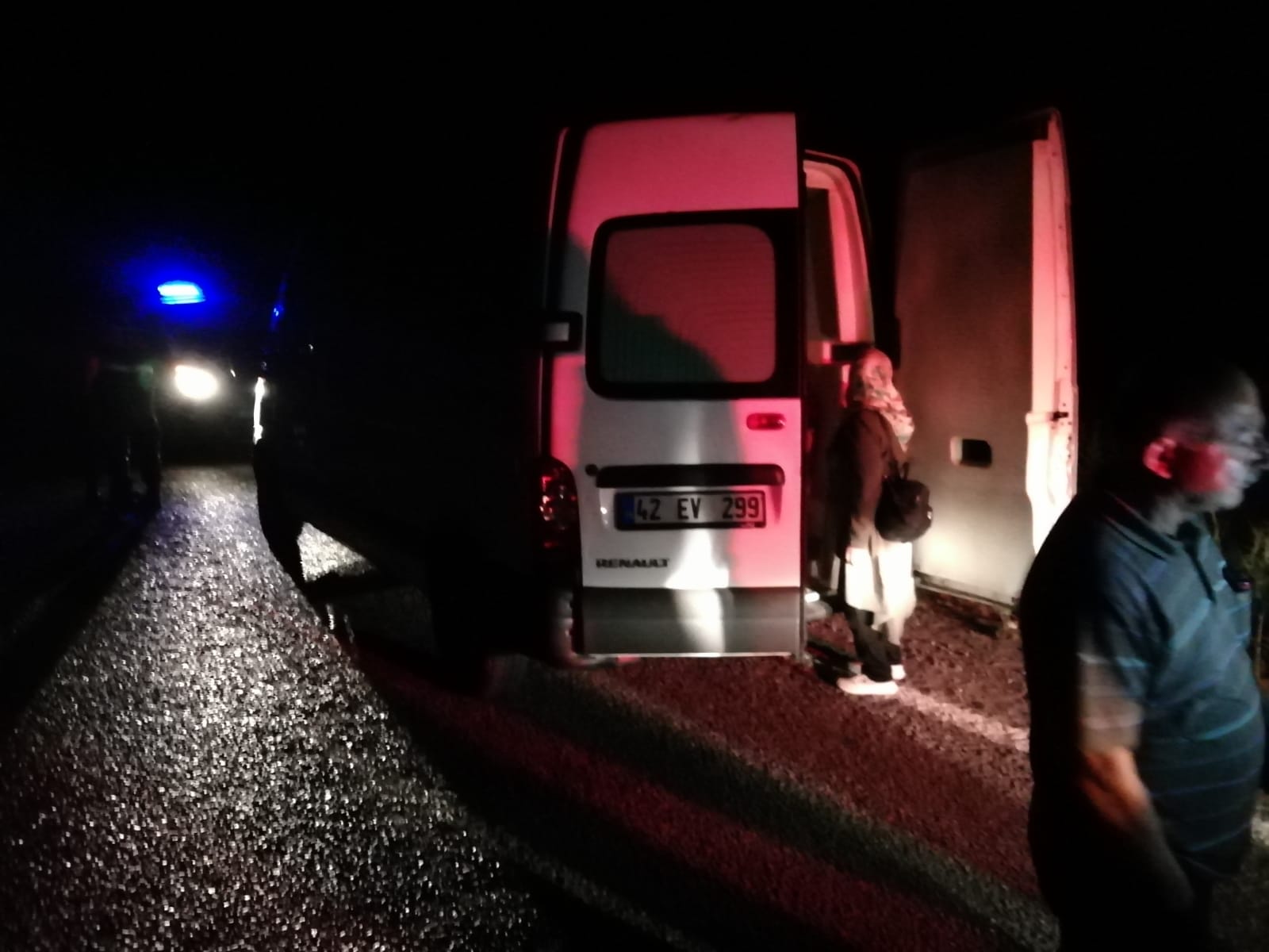 Aliağa'da  göçmen kaçakçılığı iddiasıyla gözaltına alınan 1 kişi tutuklandı