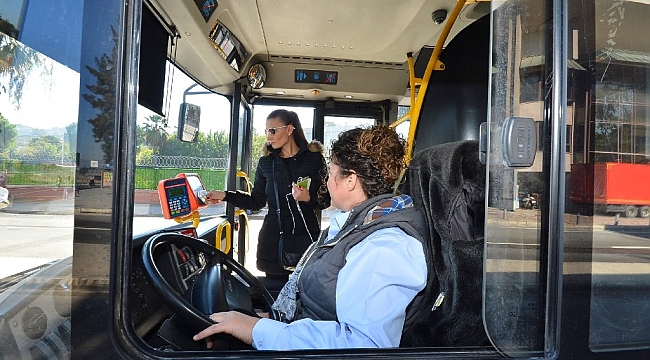 İzmir'de "kadın şoförler" dönemi başlıyor