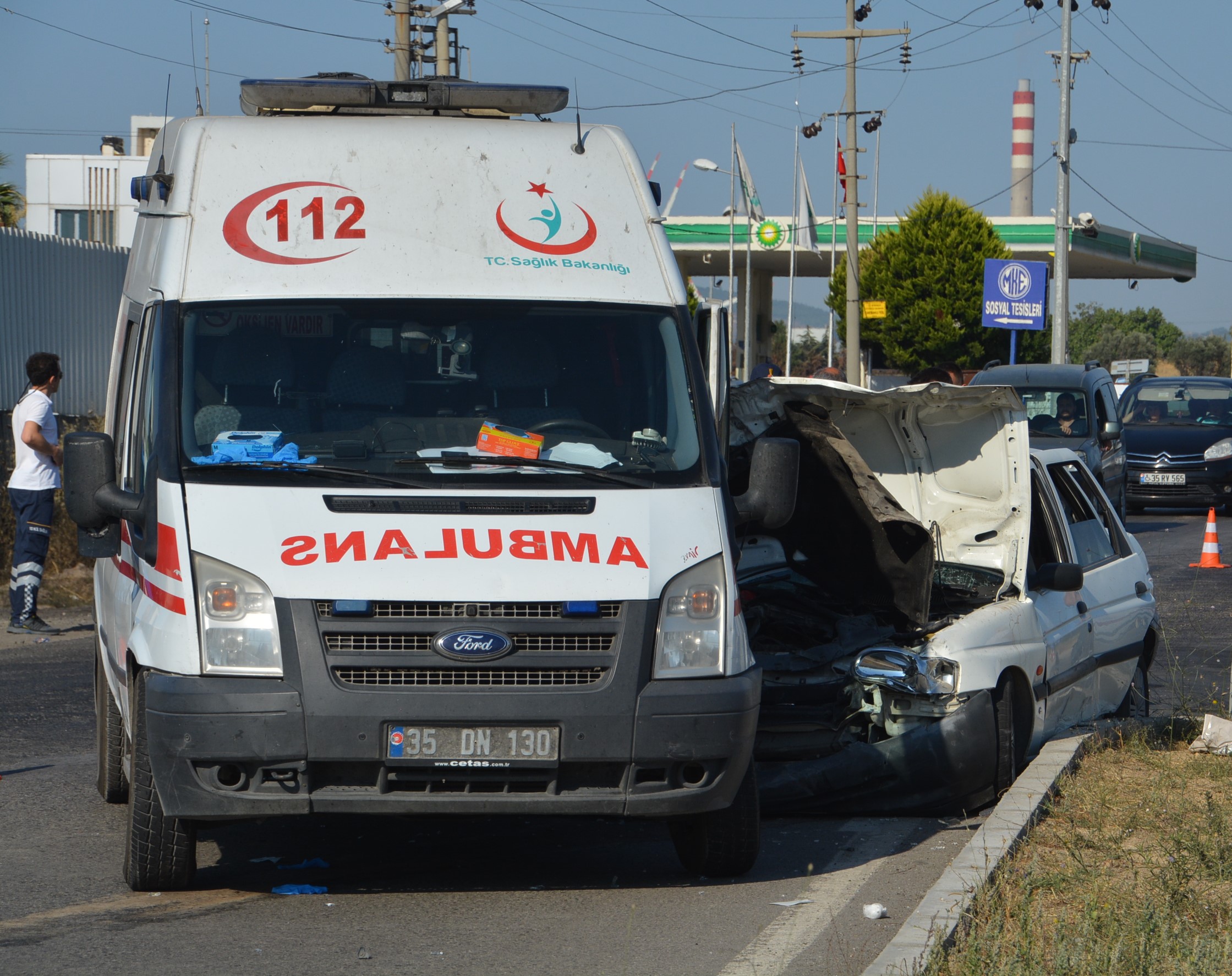 Ambulans ile otomobil çarpıştı, Hava Ambulansı yola indi