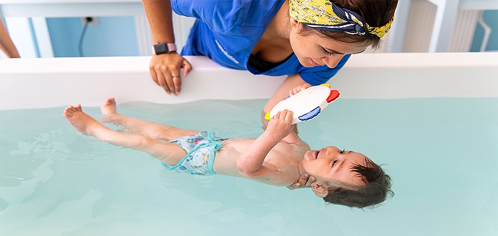 Adım Atmadan Kulaç Atan Bebekler İzmir Waterbabies'de Buluşuyor!