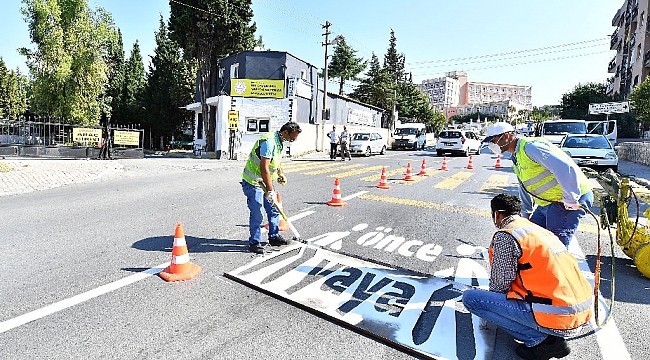 İzmir'de 170 noktada 'Önce Yaya' uyarısı