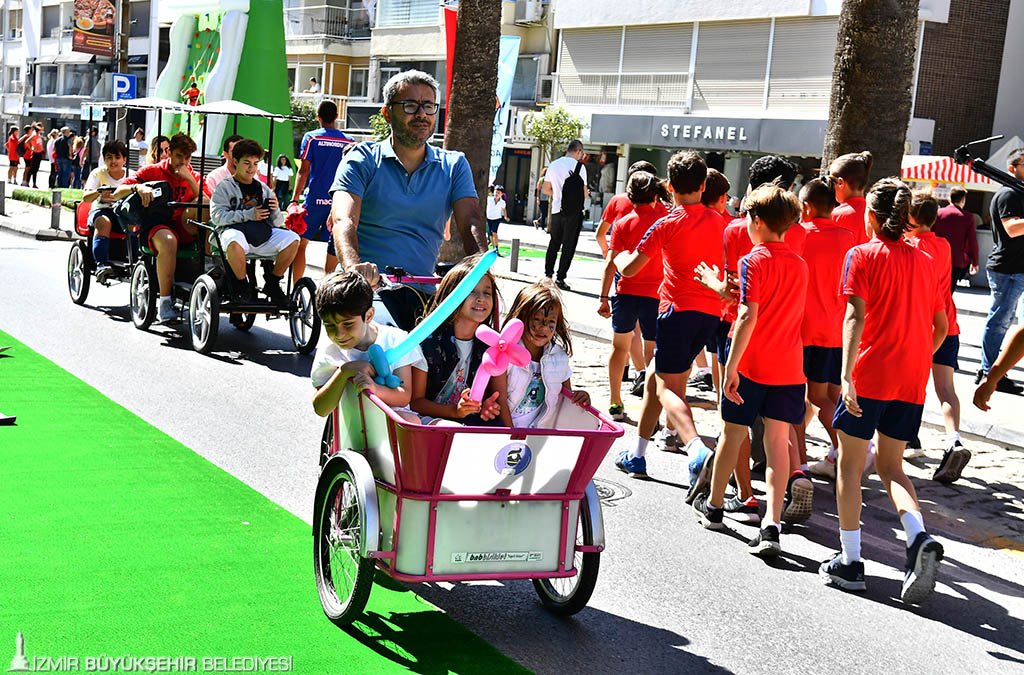 İzmir'de otomobilsiz sokaklar