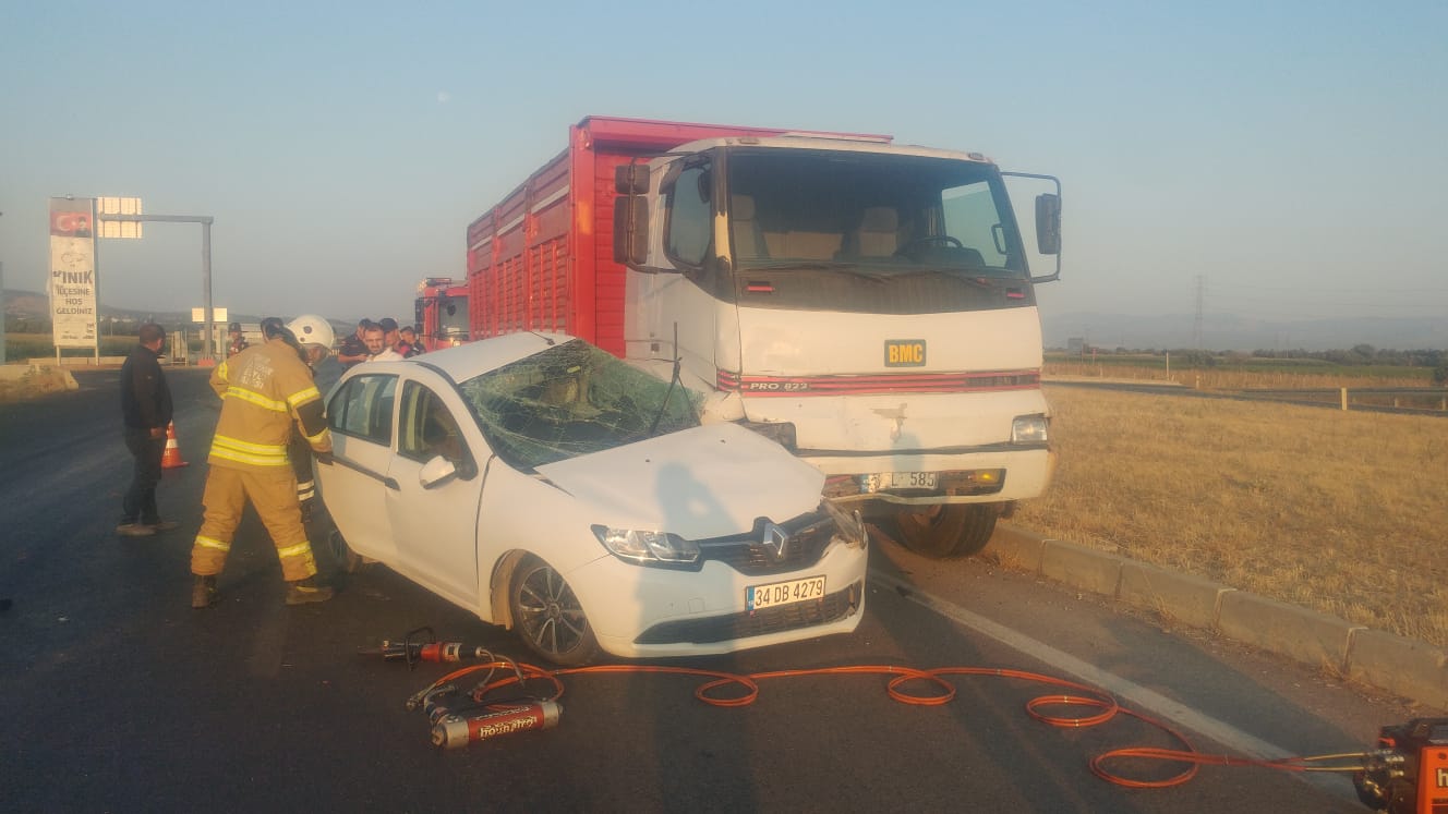 Kınık'da  Trafik Kazası :1 ölü 3 yaralı