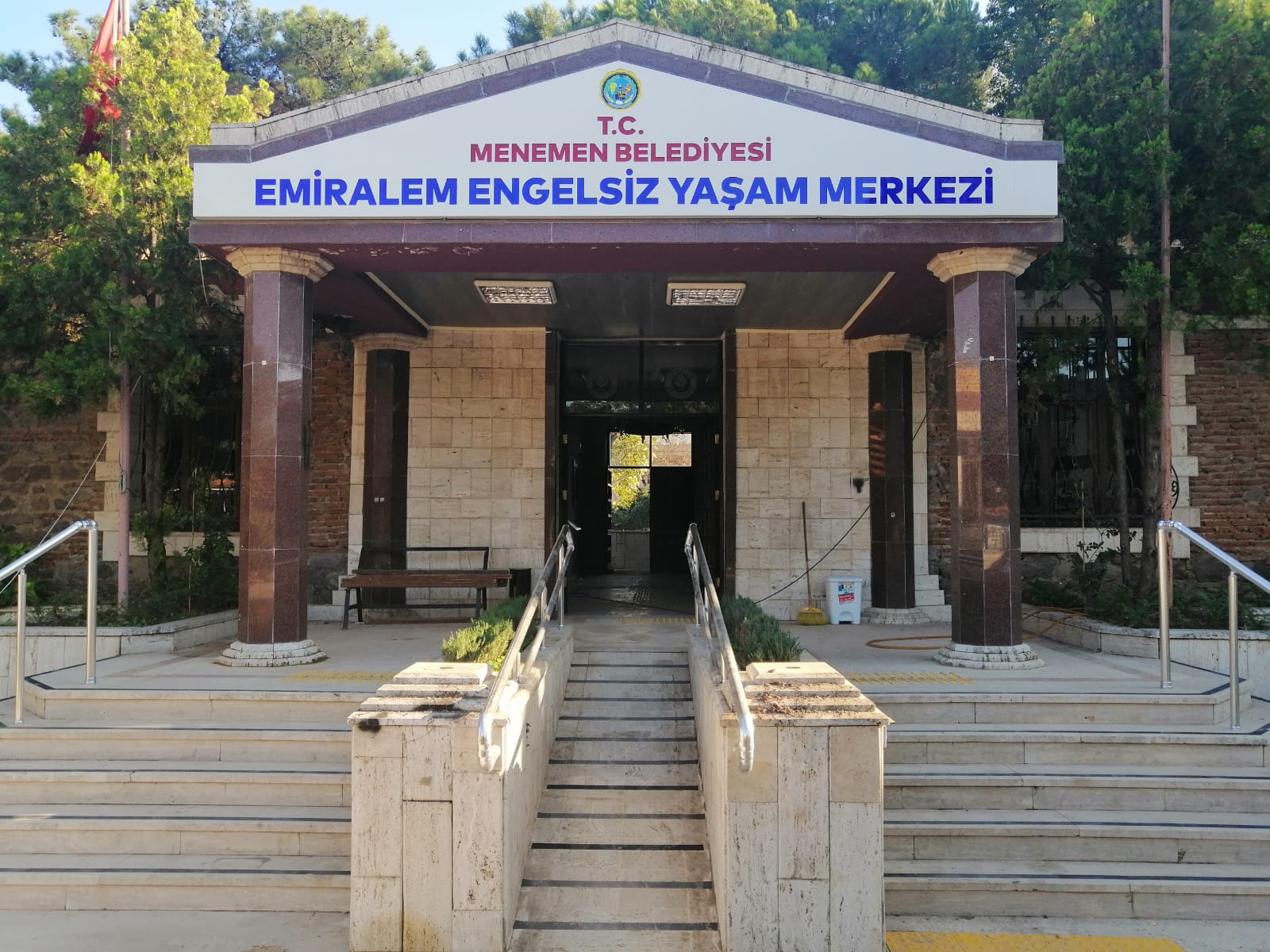 Menemen Engelsiz Yaşam Merkezi kapılarını açıyor