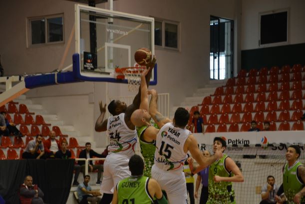 Petkimspor 79 – 75 Manisa Büyükşehir Belediye