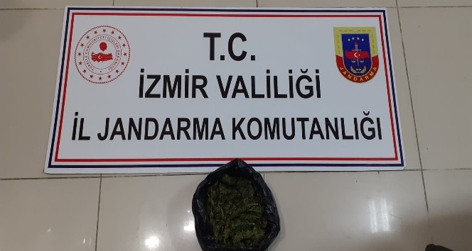 İzmir'de uyuşturucu operasyonu: 2 gözaltı