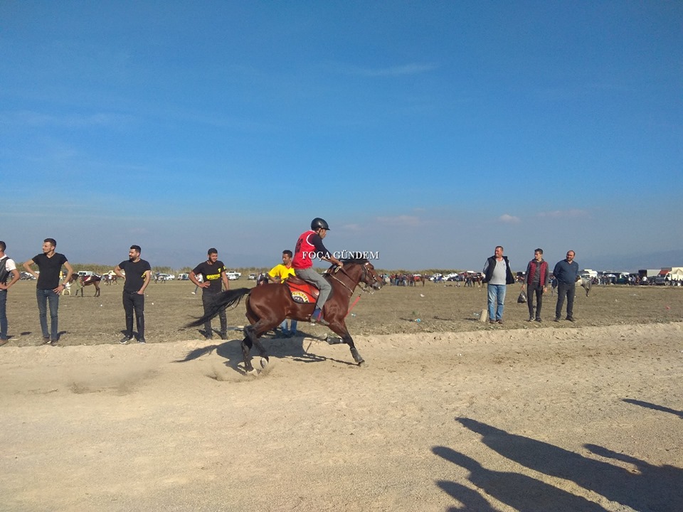 Menemende Panayır Havasında Rahvan At Yarışları