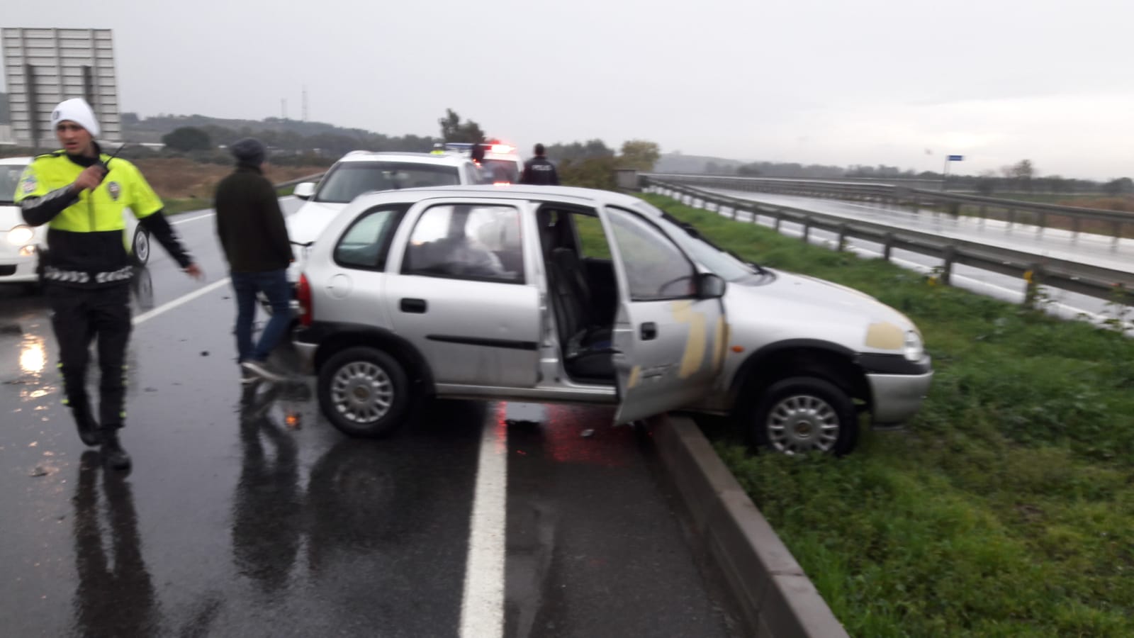 Aliağa'da Trafik Kazası;2 yaralı