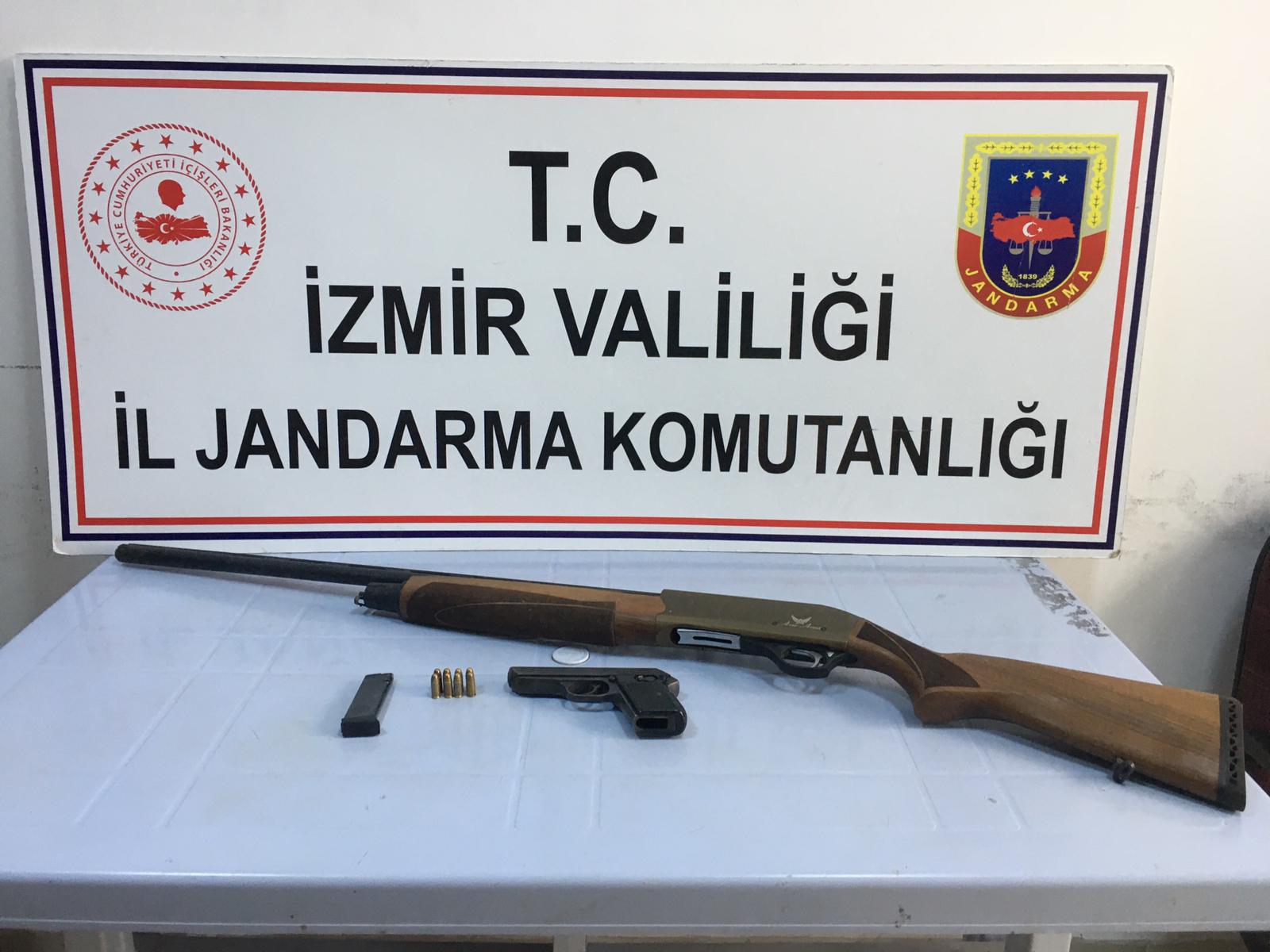 Beydağ'da jandarma ruhsatsız silah ele geçirdi