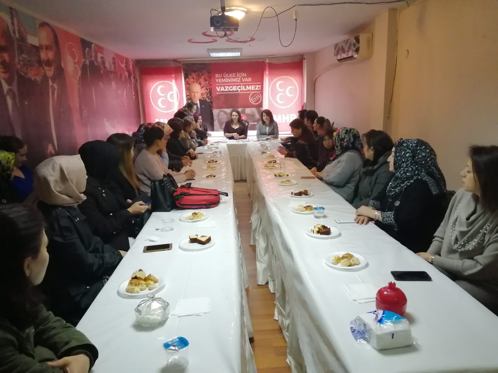 MHP'li kadınlardan Kadına Dair sunum