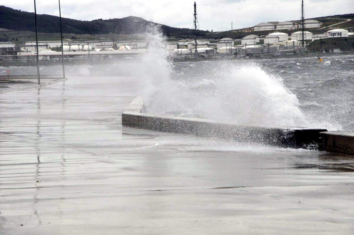 Meteorolojiden Yağış Ve Fırtına Uyarısı