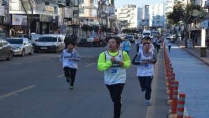 Atatürk koşusu Aliağa'da da yapıldı