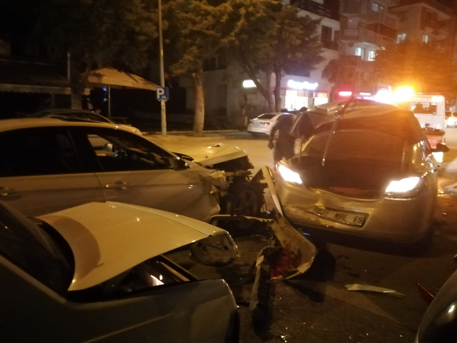 Aliağa'da Trafik Kazası:2 yaralı