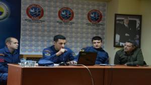 Sahil Güvenlik'ten Aliağalı balıkçılara bilgilendirme toplantısı 