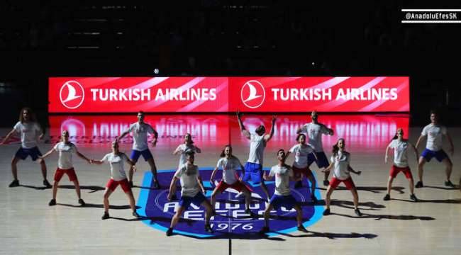  Anadolu Efes'in EuroLeague Maçında Gerçekleşen Kan Kanseri Mücadele Dansı Büyük Alkış Topladı!