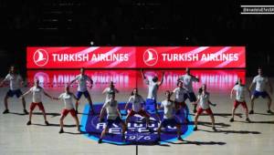  Anadolu Efes'in EuroLeague Maçında Gerçekleşen Kan Kanseri Mücadele Dansı Büyük Alkış Topladı!