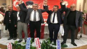 Bergama'da mevcut İlçe Başkanı Canbaz kazandı.