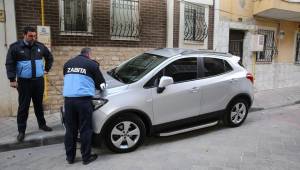 Buca Belediyesi kaldırım otoparkına dur dedi