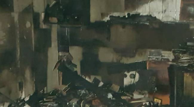 Buca'da Bina Çatısındaki Yangın Yürekleri Ağıza Getirdi