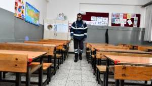 Büyükşehir okulları gribe karşı ilaçlıyor